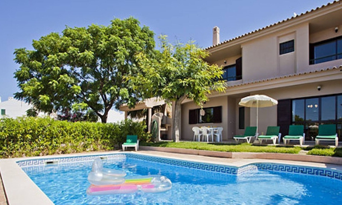 Urbanizacao dos Calicos Villa | Villa Andre 3 bedroom villa with pool - walking distance to Albufeira