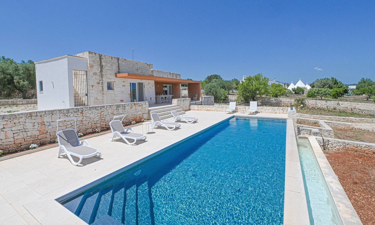 Ostuni Villa | Villa 'Antares Con Piscina' with Private Pool, Wi-Fi and Air Conditioning