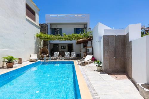 Kare Villa | Villa Aprinia
