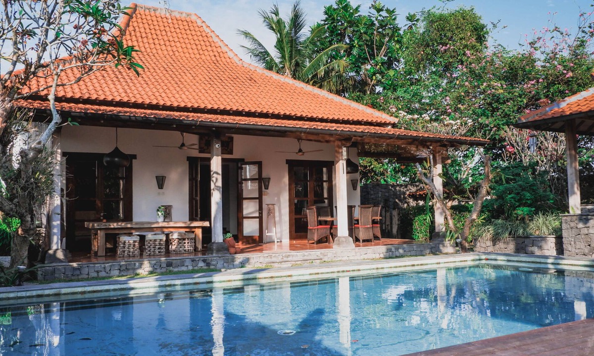 Colomadu House | Villa Aquin
