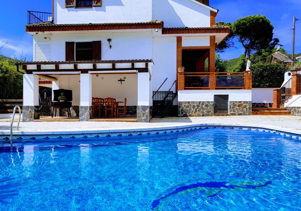 Llagostera House | villa aranda