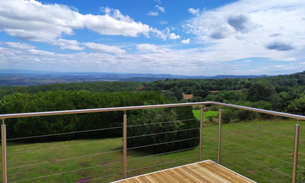Chatel-Guyon Villa | Villa at Bouillat d'Anty: garden and panoramic view, families and friends welcome