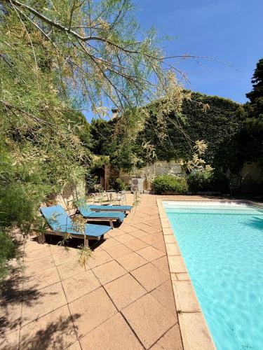 Albaron Villa | Villa authentique du 17e siècle avec piscine privée