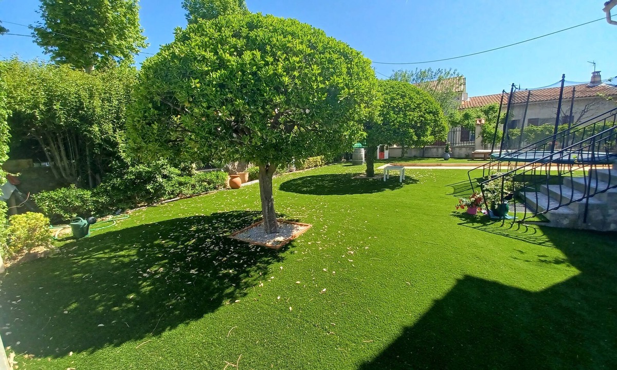 Plan-de-Cuques House | Villa Avec Piscine et Terrain de Pétanque Dans le sud