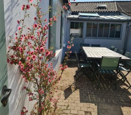 La Rochelle Villa | Villa Babeth by Nuits au Port