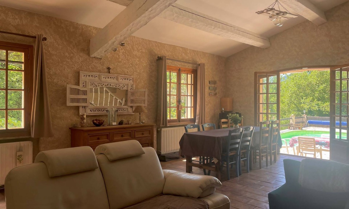 Bargemon House | Villa Bargemon with swimming pool in a green setting
