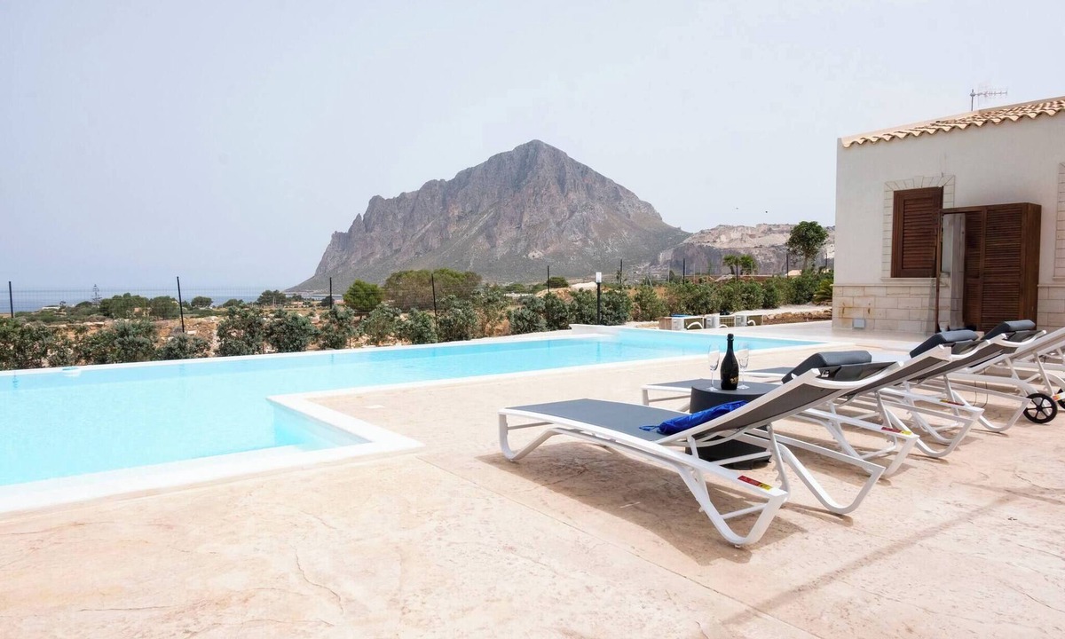 Custonaci Villa | Villa Beatrice con piscina
