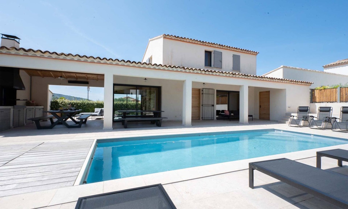 Malaucene Villa | Villa Beau Provence – Stylish design villa with heated pool, outdoor kitchen & stunning views near Mont Ventoux