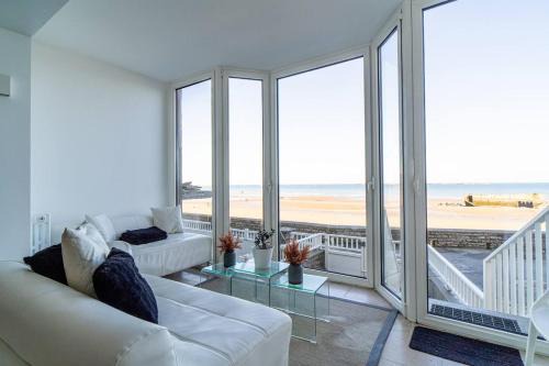 Arromanches-les-Bains Villa | Villa Bellevue with panoramic sea view