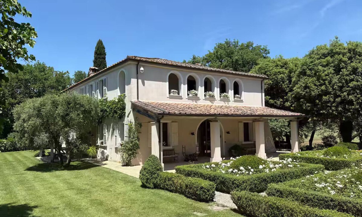 Buonconvento Villa | Villa Bergamotti: Toscaanse elegantie en verwarmd zwembad