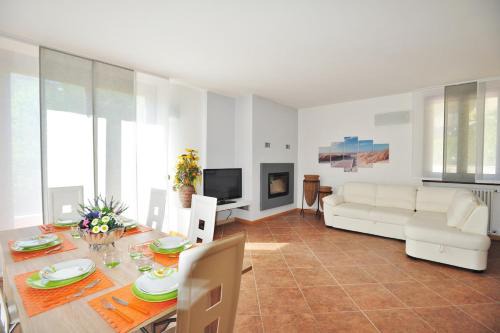 Valbrona Villa | villa between lake and mountains