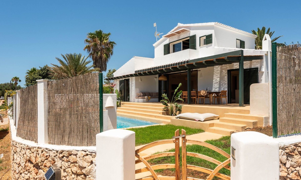 Binisafua Villa | Villa 'Binimadi' with Sea View, Wi-Fi and Air Conditioning