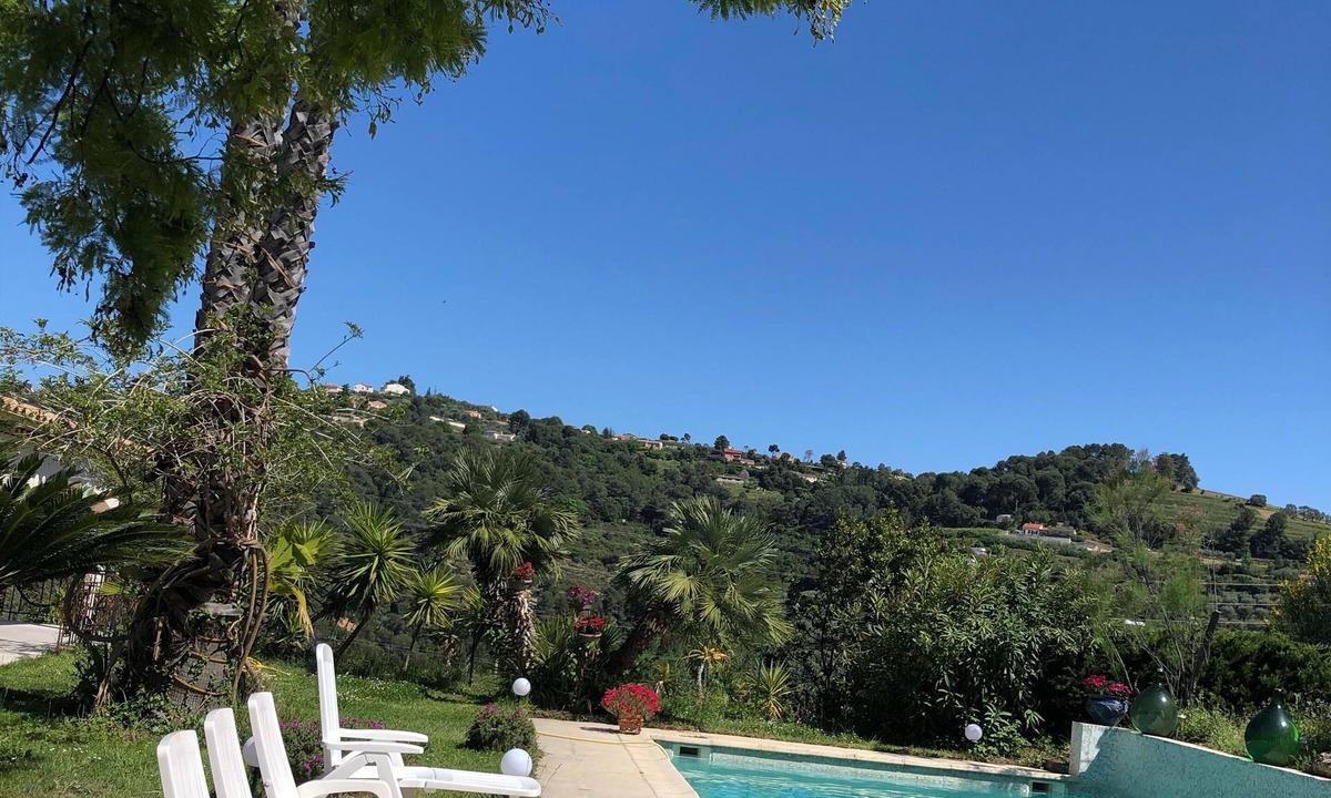 Nice Villa | Villa bio climatique " dolce vita " piscine sur les hauteurs de Nice.