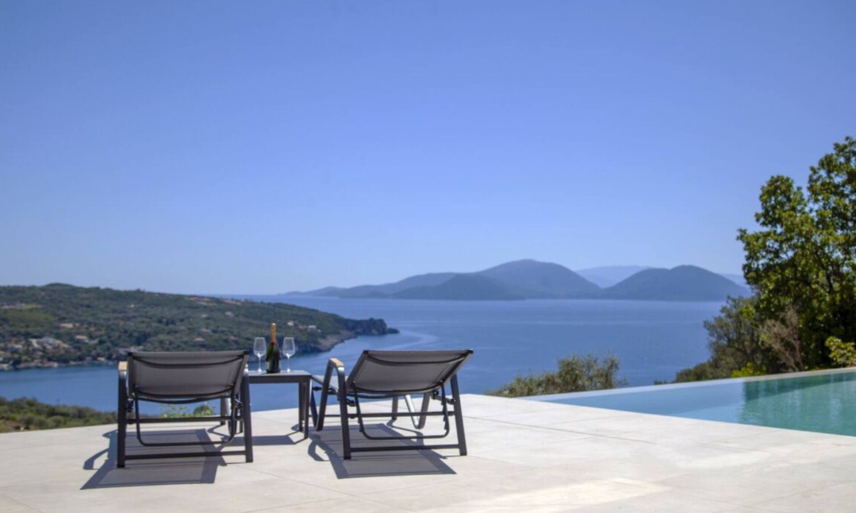 Lefkas Villa | Villa Blauw with Infinity Pool
