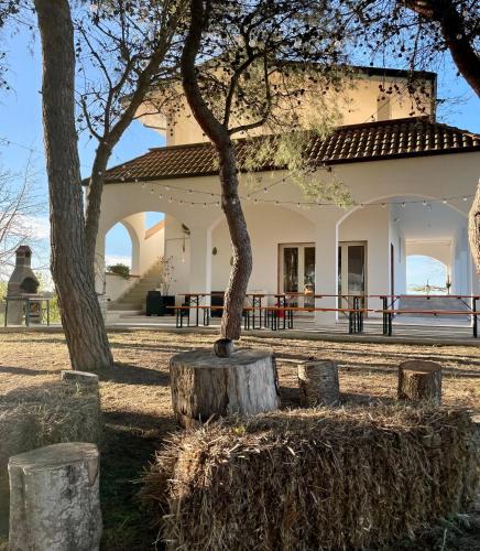 Carmiano Villa | Villa Brada
