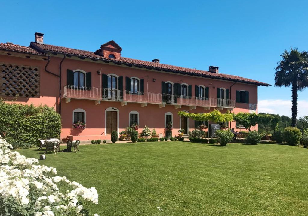 Soglio Villa | Villa Bric del Vento by Interhome