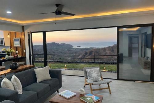 Coco Villa | Villa Brisa Azul - Incredible Ocean Views