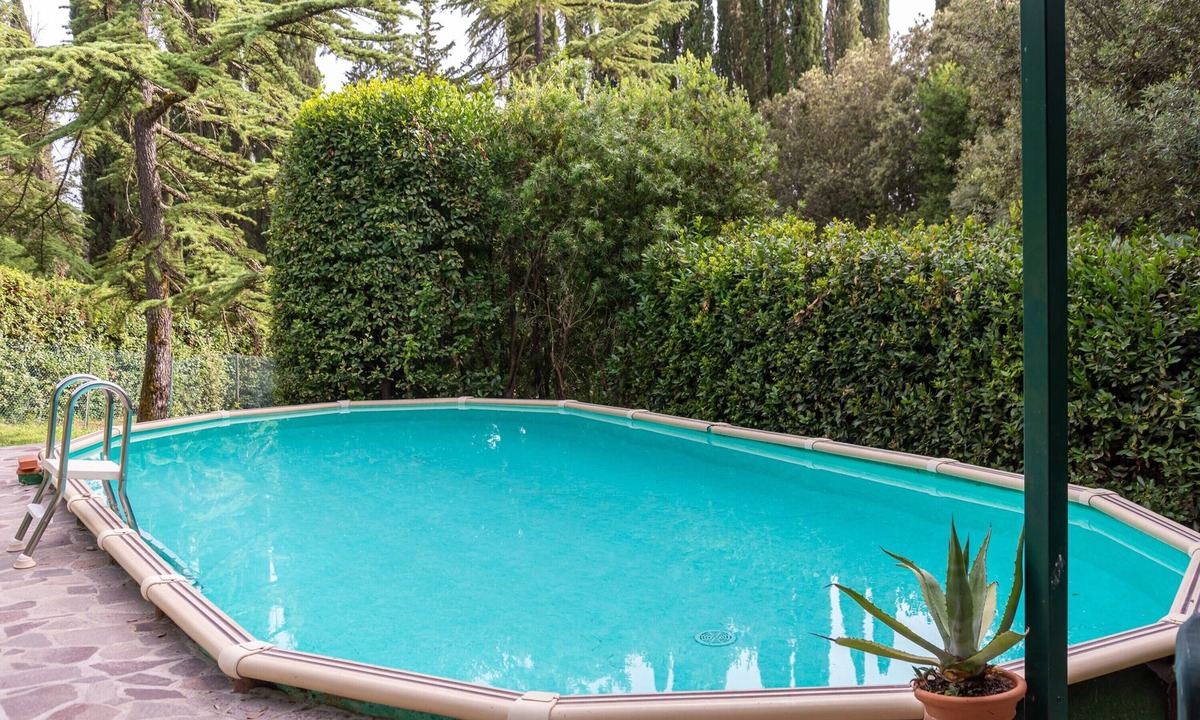 Empoli Villa | Villa 'Bruschetti' with private pool, Wi-Fi and air conditioning
