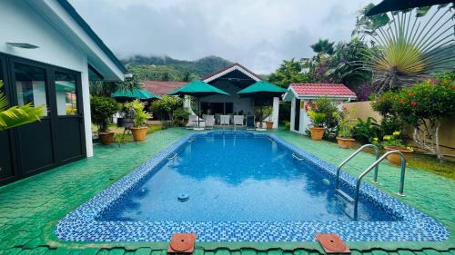 Mahe Island Ski Chalet | Villa Caballero