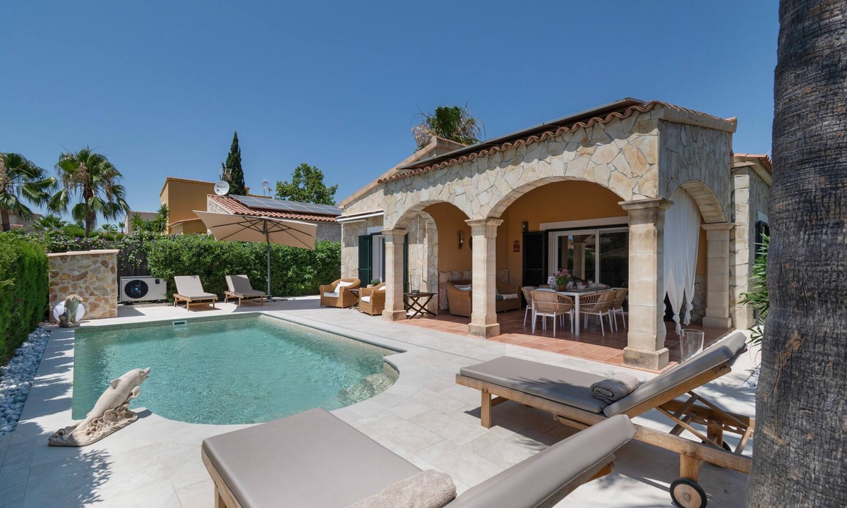 Sa Rapita Villa | Villa 'Casa Mayor Strand Es Trenc 5 Min' with Private Pool, Wi-Fi and Air Conditioning