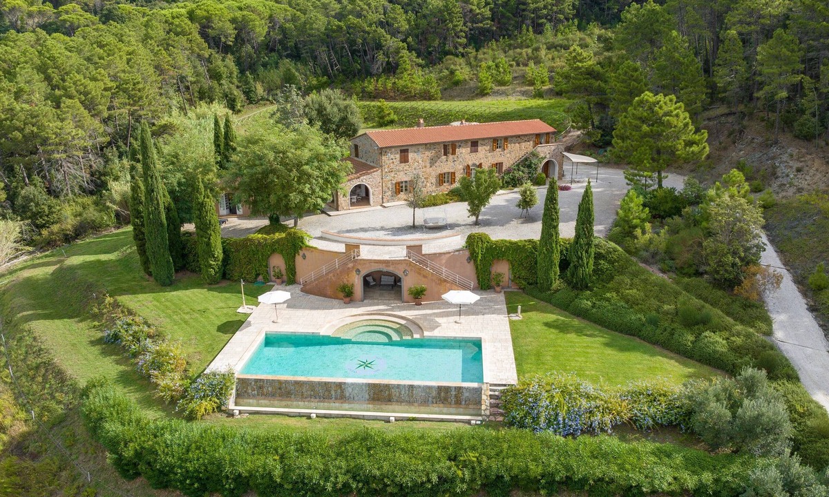 Riparbella Villa | Villa 'Cava Alta' with Sea View, Wi-Fi and Air Conditioning