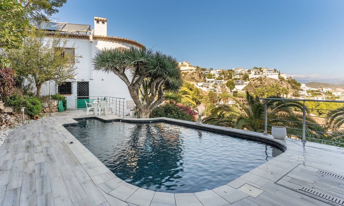 Salobrena Villa | Villa 'Celeste' with Sea View, Wi-Fi and Air Conditioning