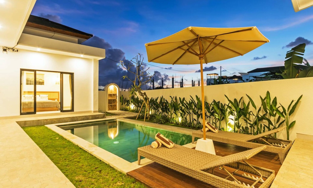 Tibubeneng Villa | Villa Celestial Brand New Enchanting 2 BR with Aircon Living Canggu