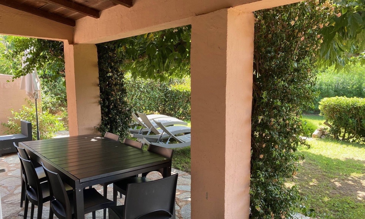 Santa Giulia Villa | Villa Classic 3 bedrooms - Santa Giulia - Residence with heated pool