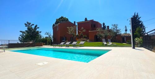 Picciano Villa | Villa Colli