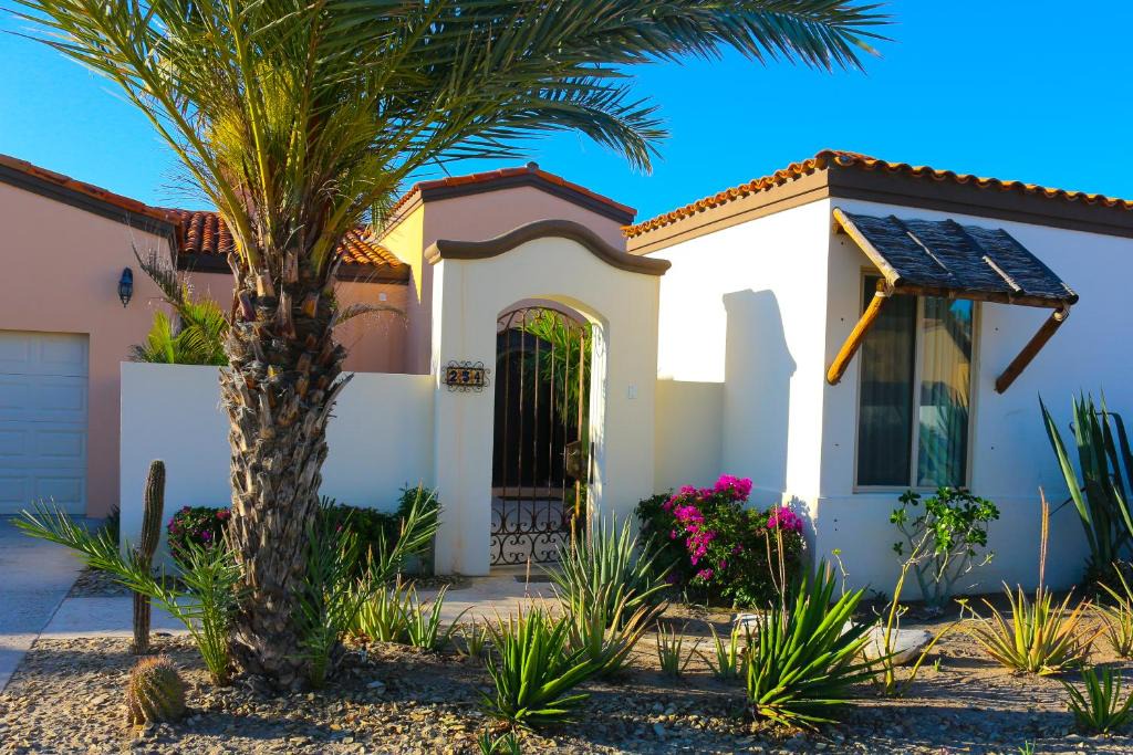 La Paz Villa | Villa Colonial