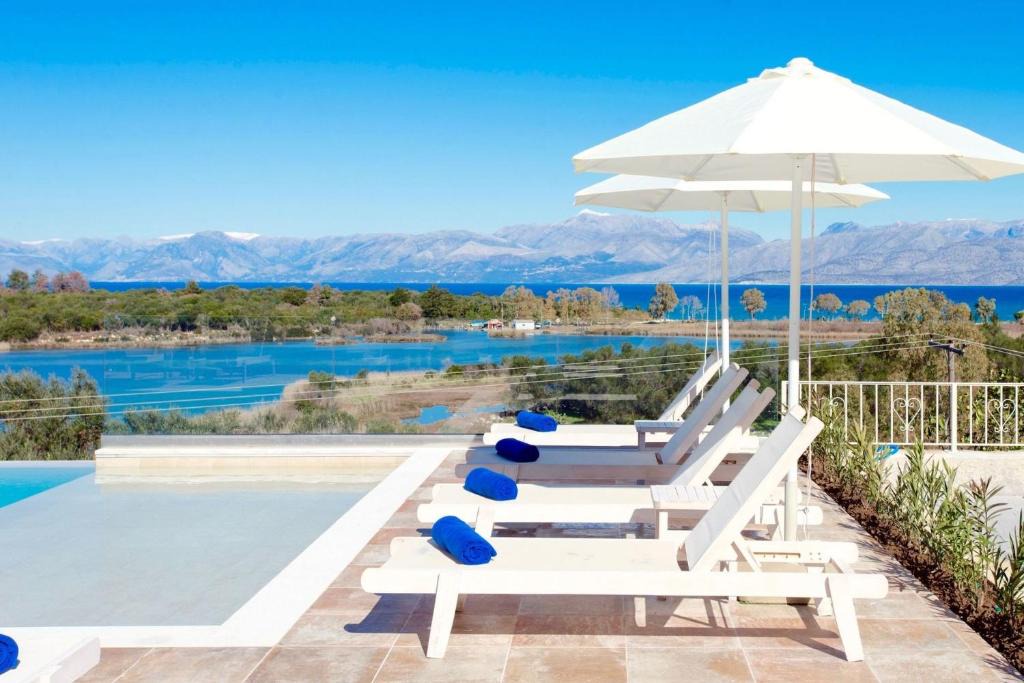 Agios Spyridon Corfu Villa | Villa Corfu Panorama by PosarelliVillas