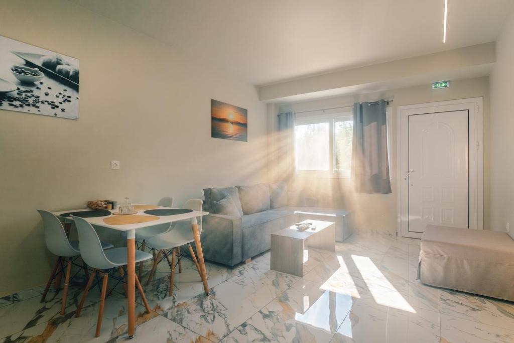 Oropos Apartment | Villa Costa Apartments