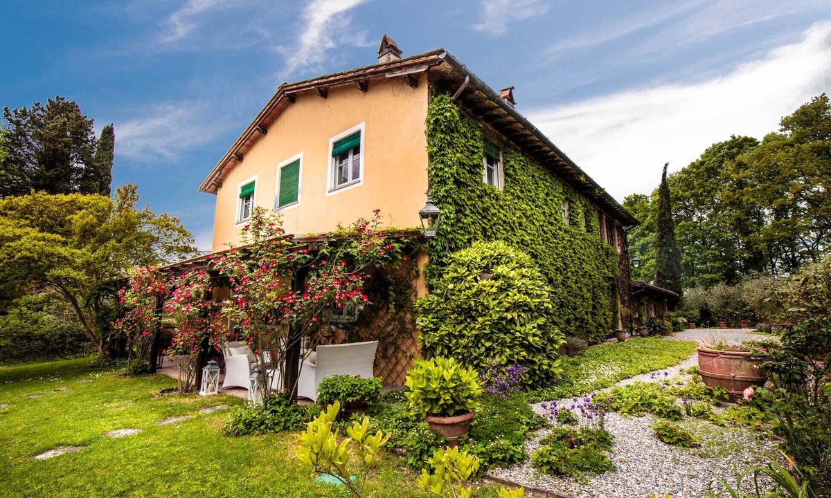 Lucca Villa | VILLA D'AMICO, charming indulgence overlooking Lucca Town Centre