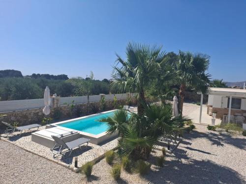 Pazinos Villa | Villa Dadis
