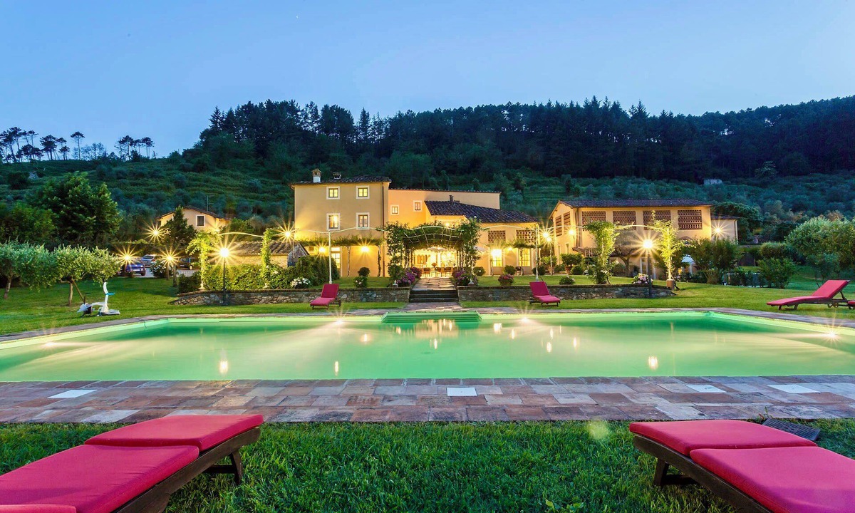 Guamo Villa | VILLA DALIA - Eight Bedroom Villa, Sleeps 19