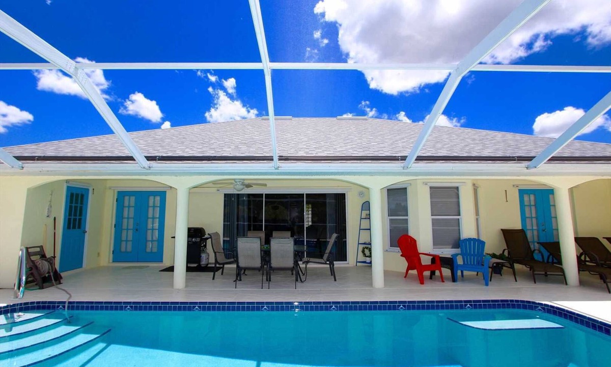 Eisenhower House | Villa Danby, Tropical Pool Home in Serene Area
