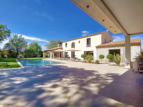 Eyragues Villa | Villa de prestige 10 personnes à Eyragues