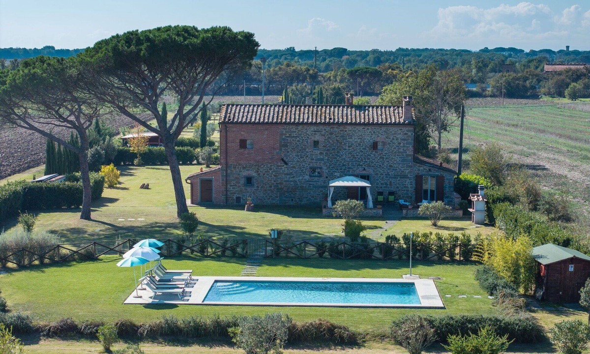 Ferretto Villa | Villa dei Vini – Country house with swimming pool in Cortona, Tuscany.