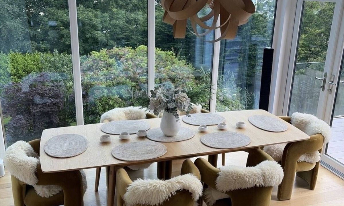 St Austell Villa | Villa Designer Private Bathroom Landmark view
