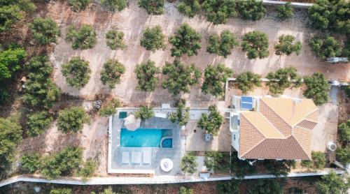 Agios Leon Villa | Villa Di Leon - Uniquely Designed Villa with Pool in a Picturesque Village near Famous Porto Limnionas, Offering Exceptional Hospitality By Villa Mana Gers