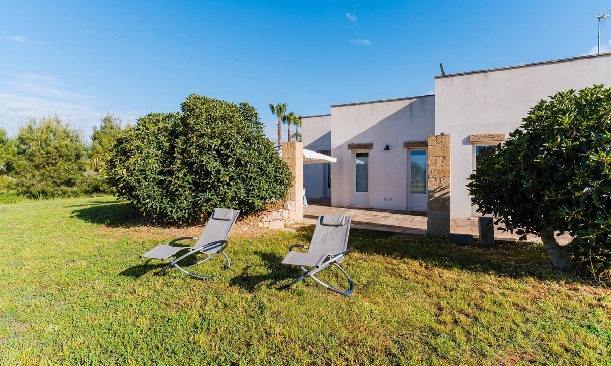 Parabita Villa | Villa 'Dimora Balu' with Sea View, Wi-Fi and Air Conditioning