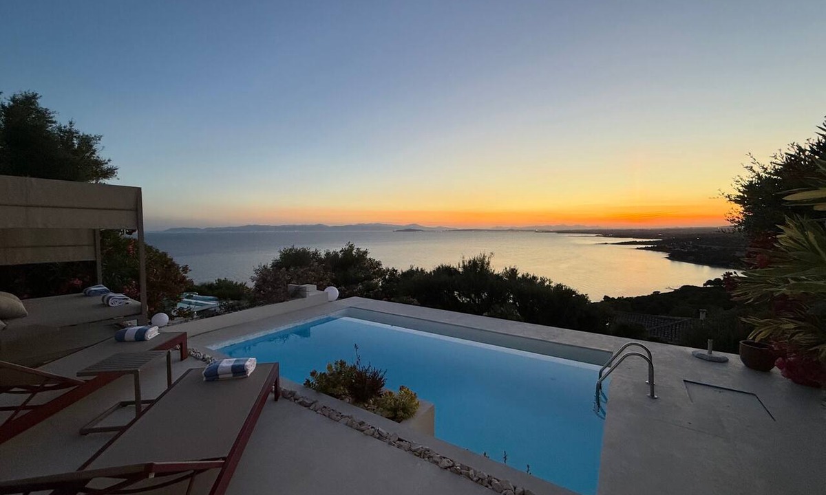 Terra Mala Villa | Villa 'Dimora Egle' with Private Terrace, Wi-Fi and Air Conditioning