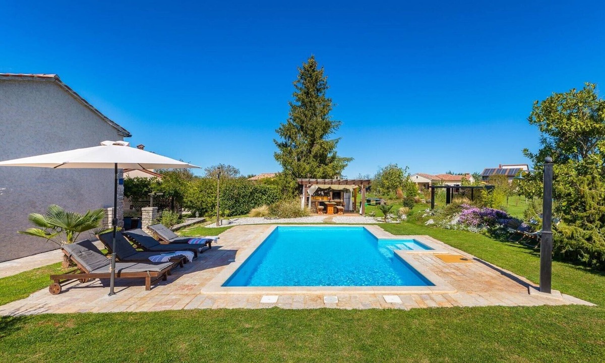 Heki Villa | Villa Dorstari - Charming holiday home with private pool and beautifdul garden in the heart of Istria
