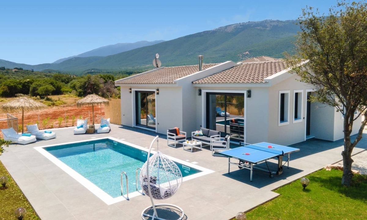 Katapodata Villa | Villa Drogarati Cottage by Villa Plus