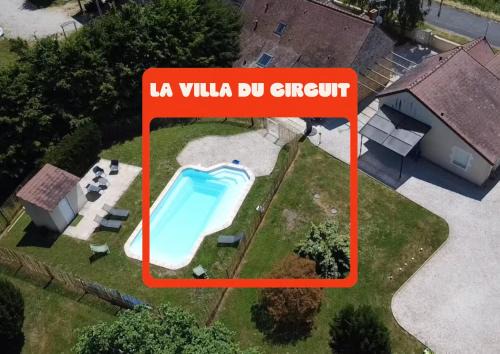 Mars-sur-Allier Villa | "Villa du Circuit" avec Piscine, 4 Chambres, 4 SDB, à 8 min du circuit, parking et portail électrique