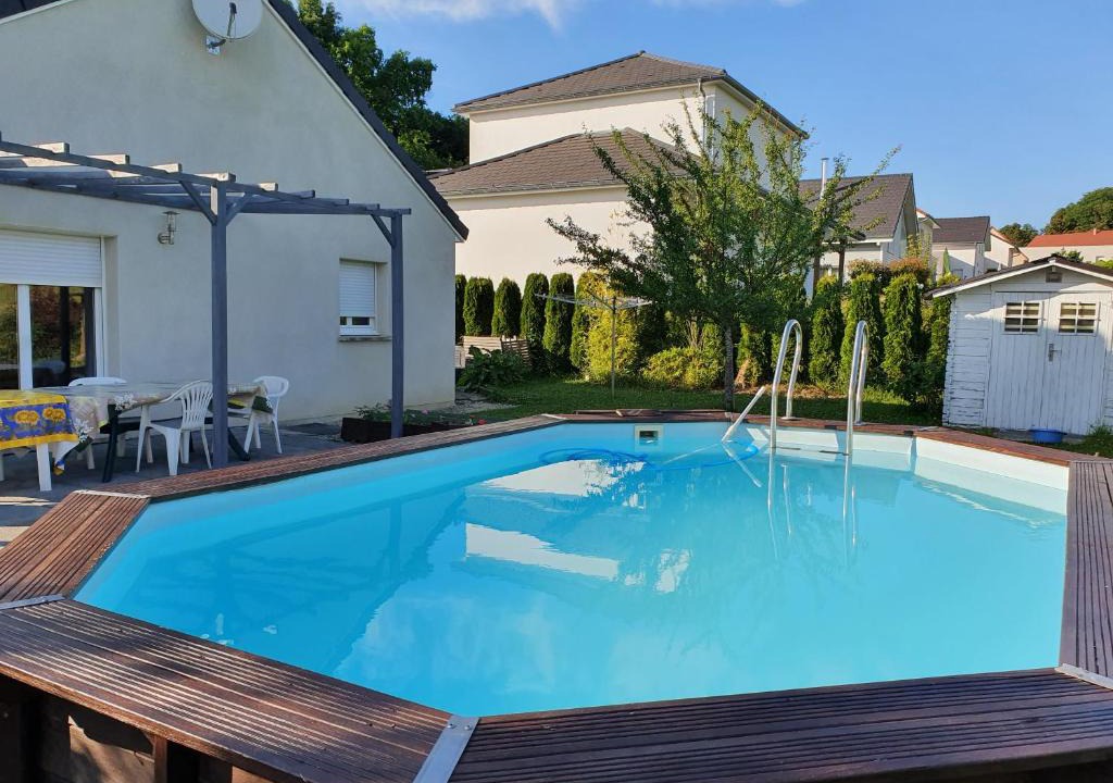 Montfaucon House | Villa du pic vert 105m2 , 4 chambres de plain-pied avec piscine à Montfaucon