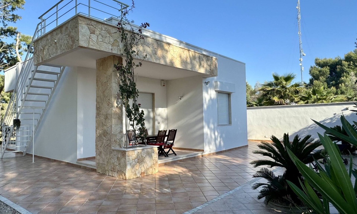 Porto Cesareo Villa | Villa Edoardo with pine forest 250 meters from the sea