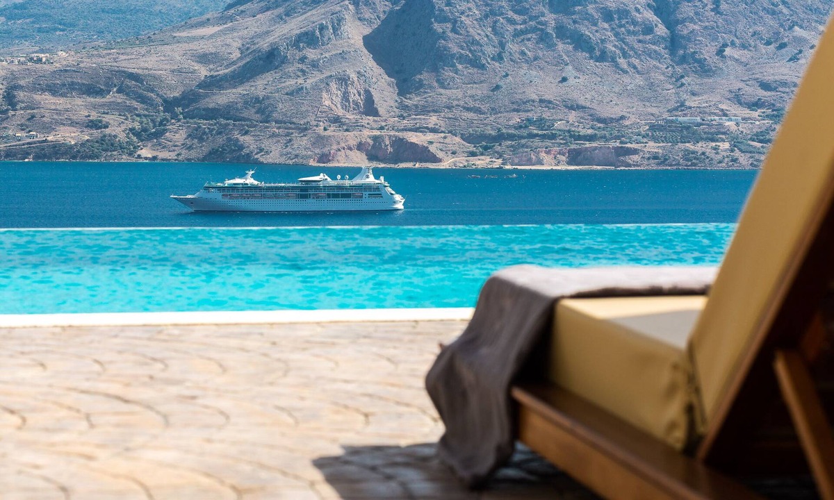 Akrotiri Villa | Villa Elements: A Sea View Living Estate by etouri