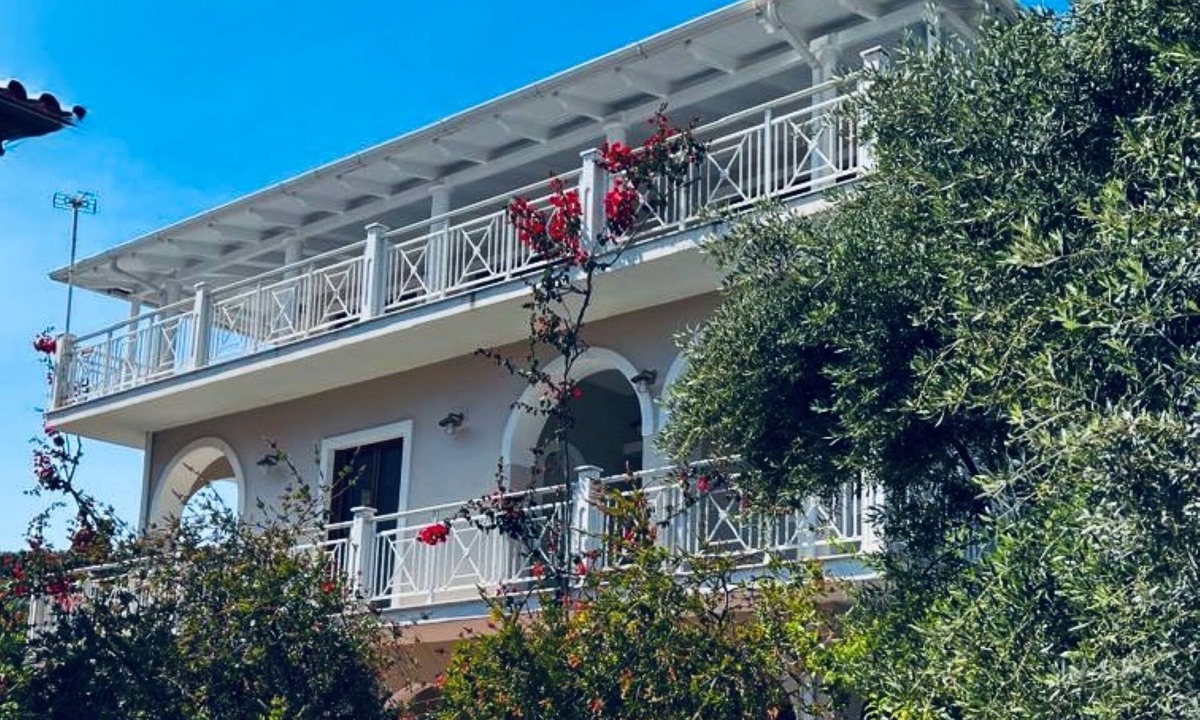 Alikanas Apartment | Villa Eleni - Open plan Suite (Ground Floor)
