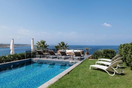 Chorafakia Villa | Villa Emilia front sea
